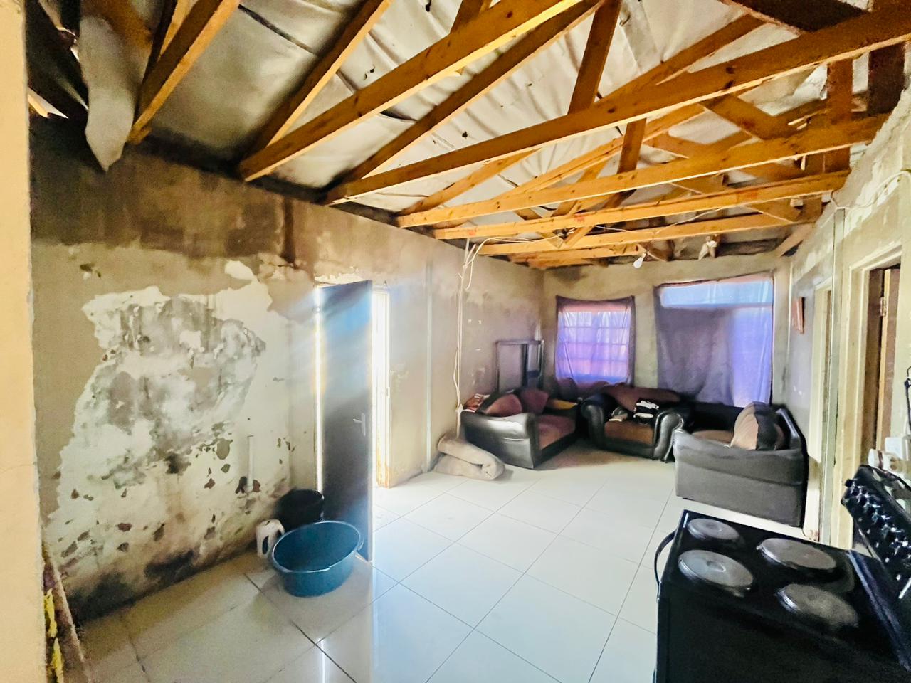 Charming 3-Bedroom Property in Bergman – Ideal Family Living. photo 3