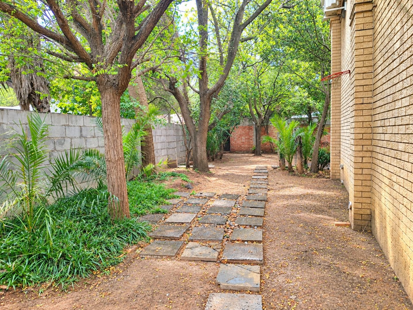 BAYSWATER HOME WITH A 1 BEDROOM FLAT – LIVE, RENT & INVEST photo 4
