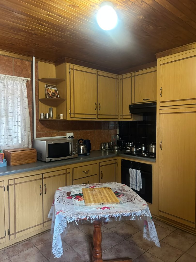 3 Bedroom House For Sale Bloemanda photo 5
