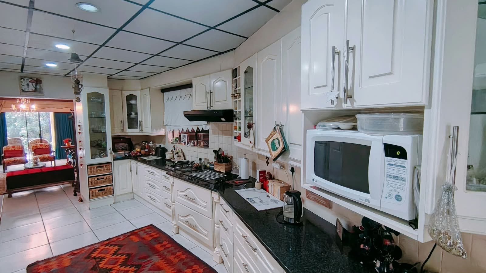 5 Bedroom house with a beautiful garden for sale in Dan Pienaar photo 2