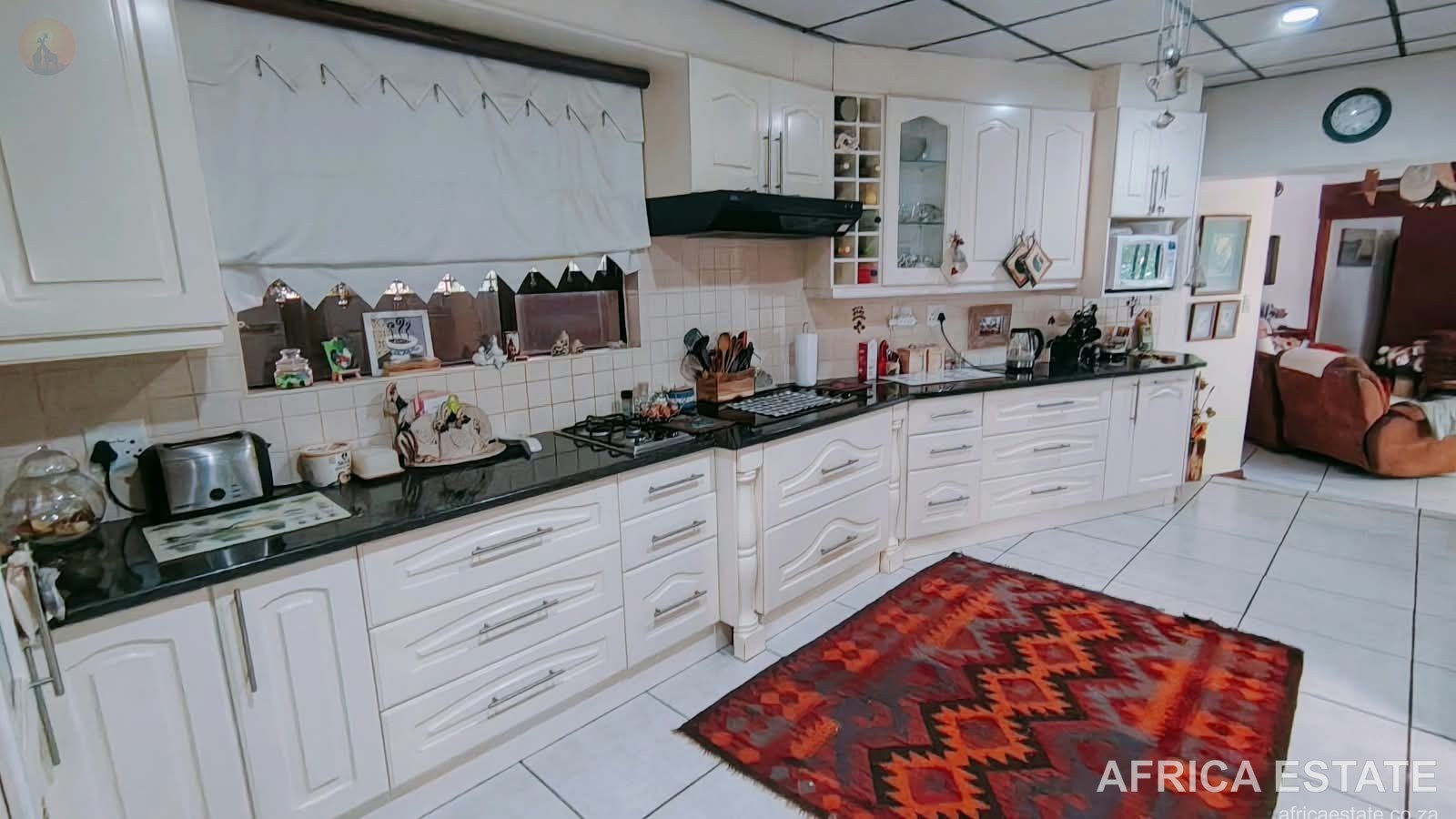 5 Bedroom house with a beautiful garden for sale in Dan Pienaar