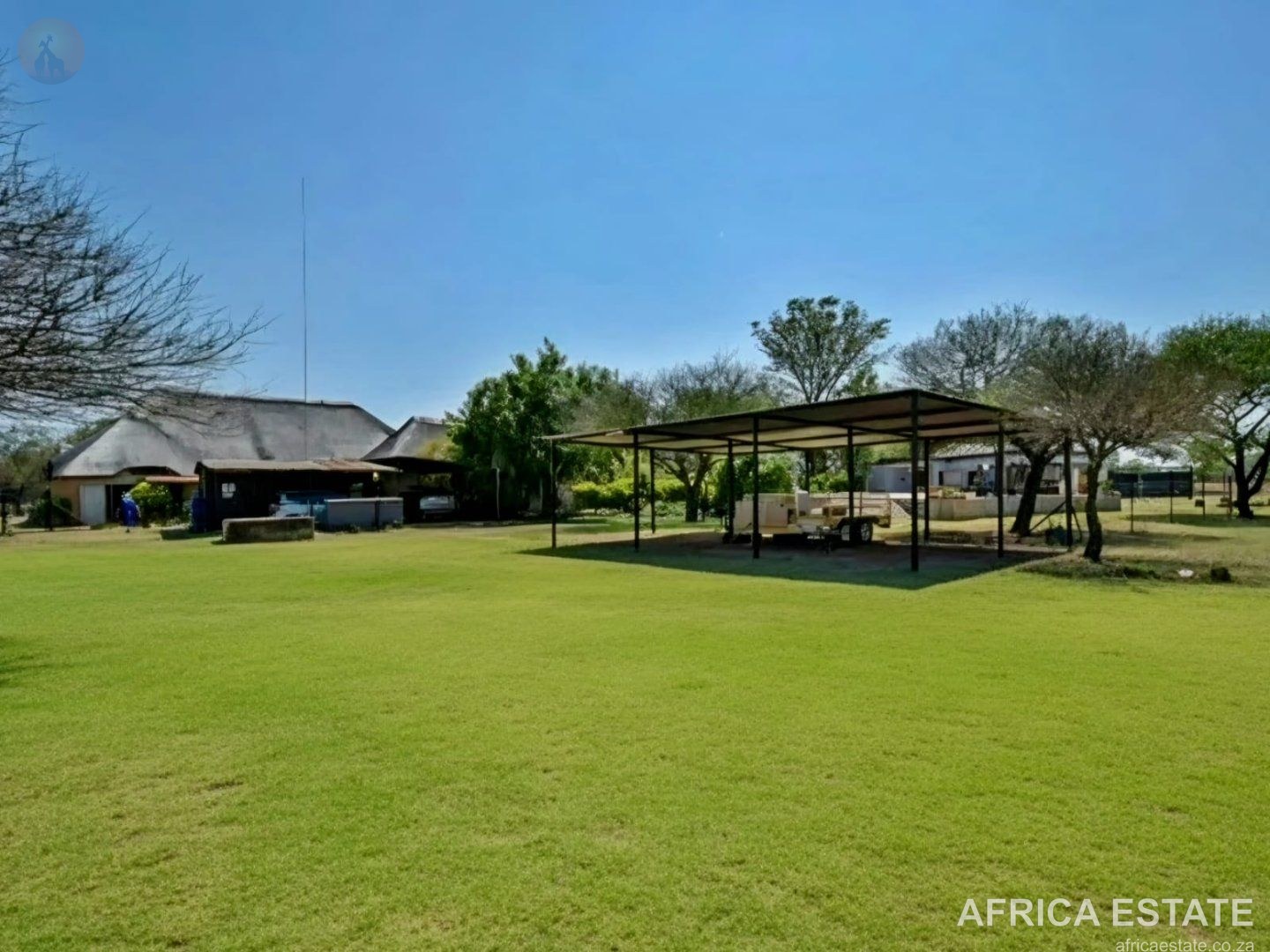 21.4 HA FARM WITH 9 EN-SUITE BEDROOMS INSIDE A BIG 5 RESERVE photo 4