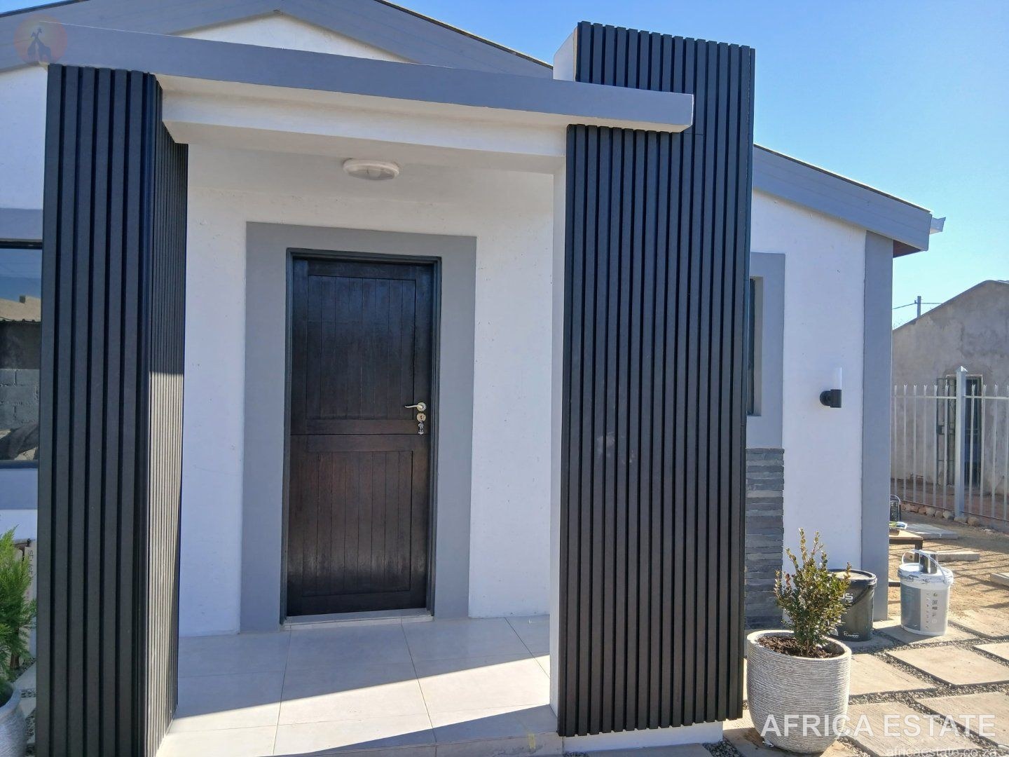 2 Bed Home in Freedom Square, Bloemfontein on Main Road with En-suite, Carport, Full Fencing photo 3