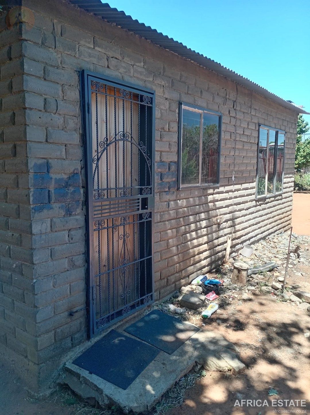 2 Bed Home in JB Mafora, Bloemfontein on a 418m² Erf, Near School and Public Transport photo 3
