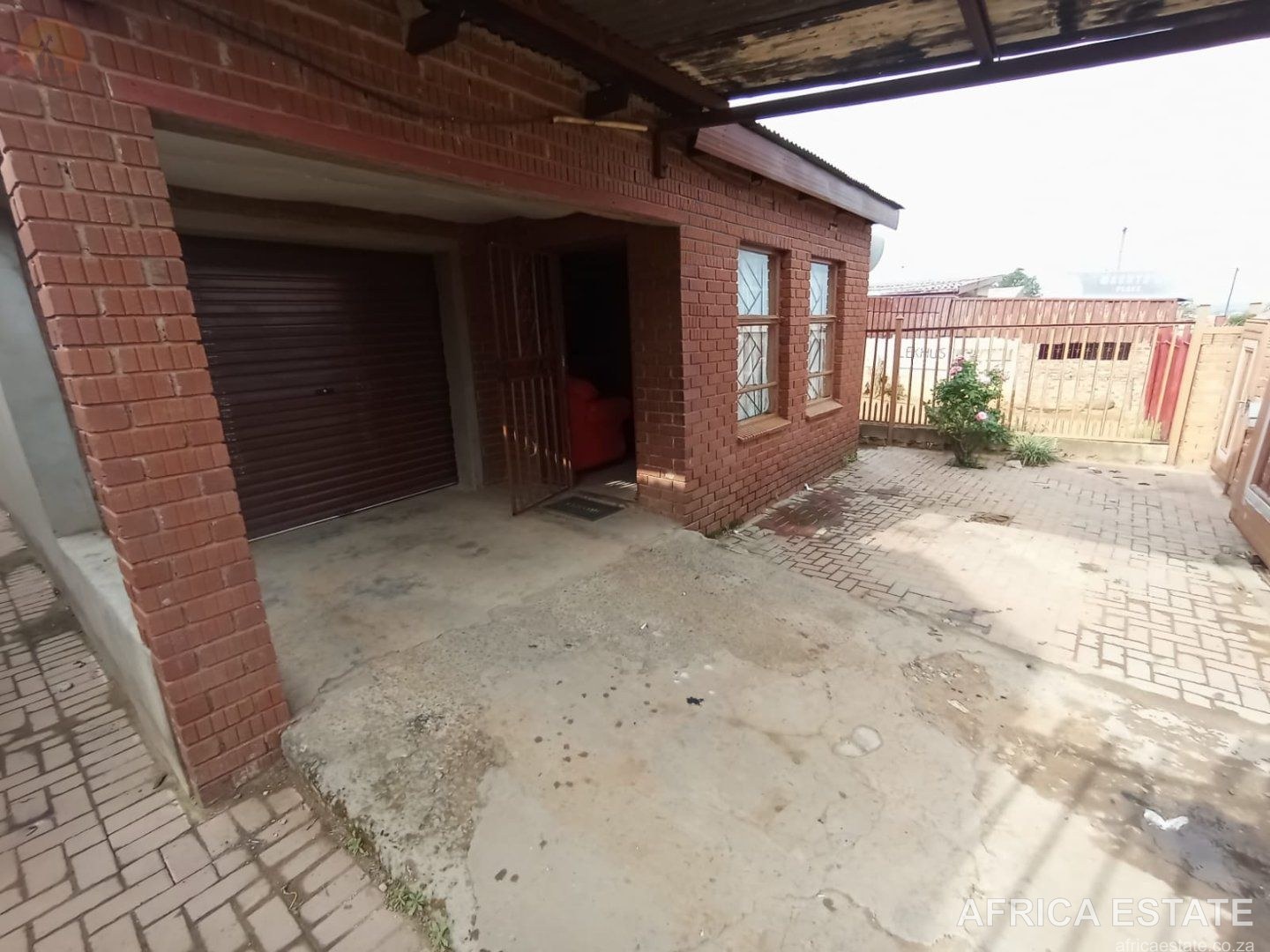 HOUSE FOR SALE IN ROCKLANDS! photo 4